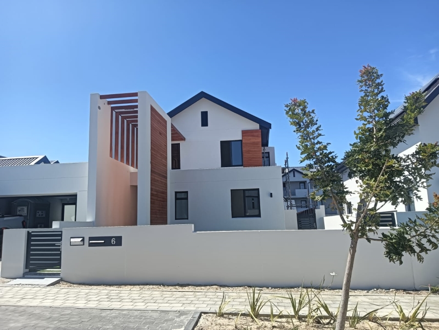 4 Bedroom Property for Sale in Sitari Country Estate Western Cape